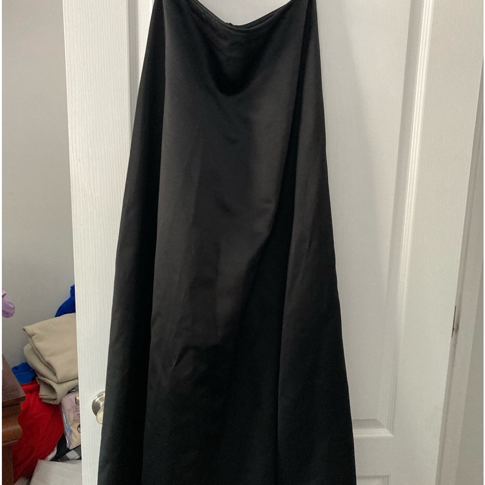 Scott, McClintock size 12 black satin skirt